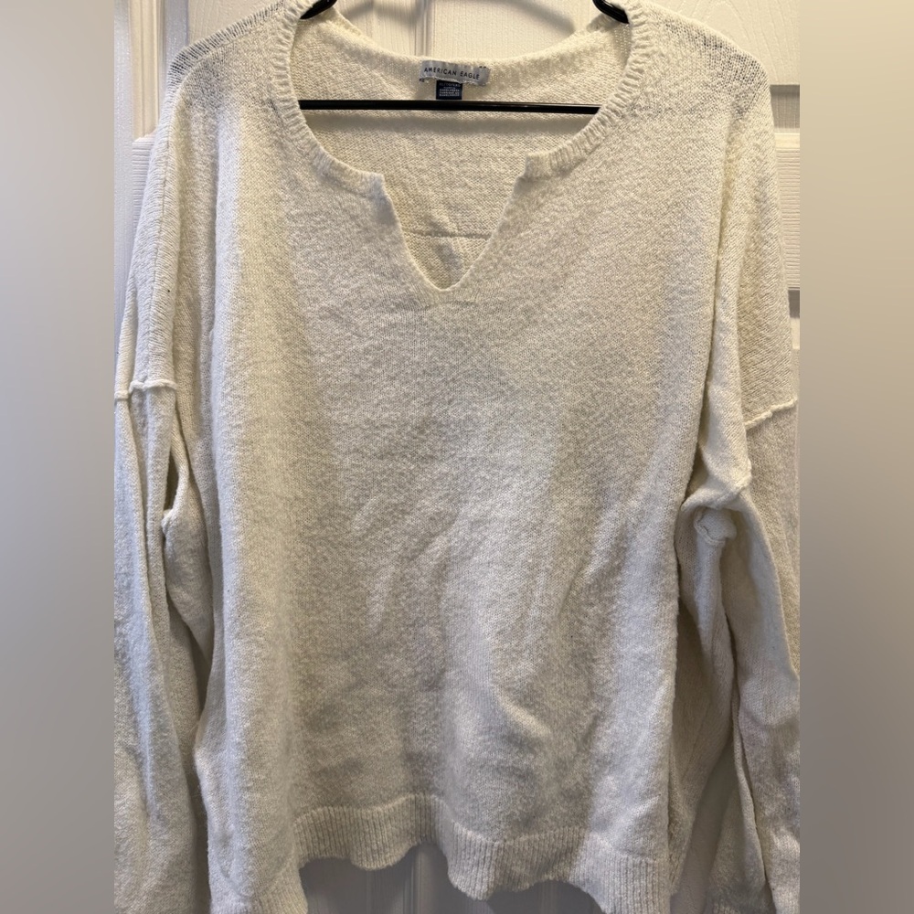American Eagle Outfitters V-Neck Cream Sweater